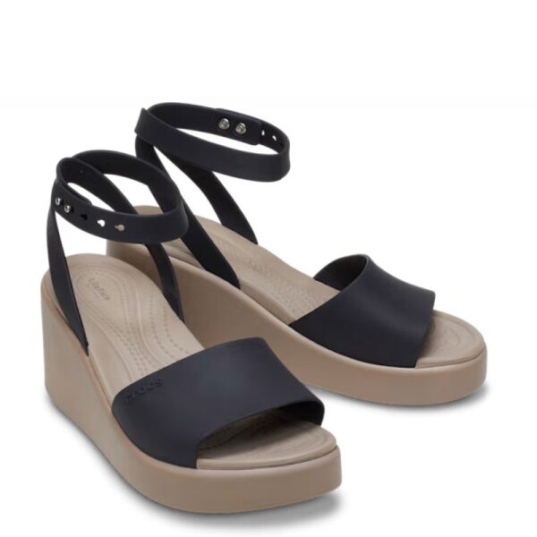 Crocs Γυναικείο πέδιλο πλατφόρμα Brooklyn Ankle Strap Wedge 209406-07H Black/Mushroom - Image 2